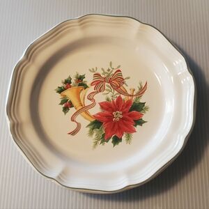 Mikasa French Countryside Christmas Poinsettia Accent Salad Plate RARE Horn